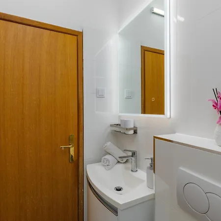 With Parking Space Duce, Omis - 2778 Apartamento