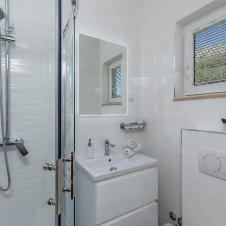 Apartamento With Parking Space Duce, Omis - 2778