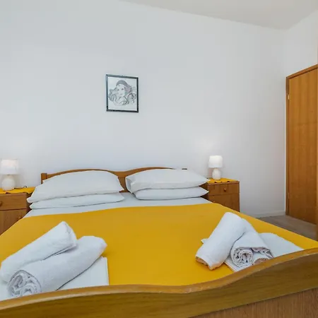 Apartamento With Parking Space Duce, Omis - 2778 *